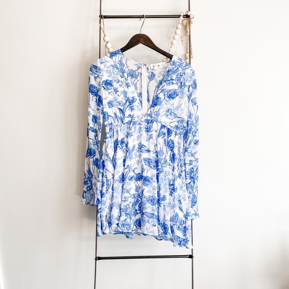 Dresses & Skirts - Long Sleeve Mini Dress